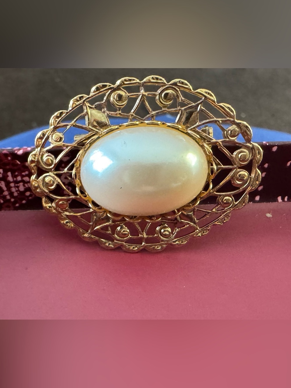 Gold Filigree Brooch with White Oval Pearl